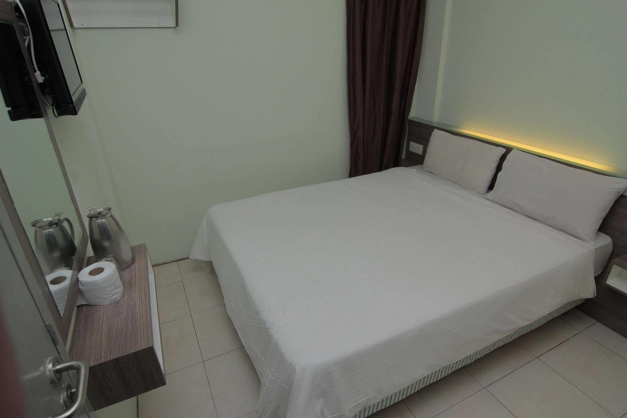 Qish Hotel Malakka Dış mekan fotoğraf