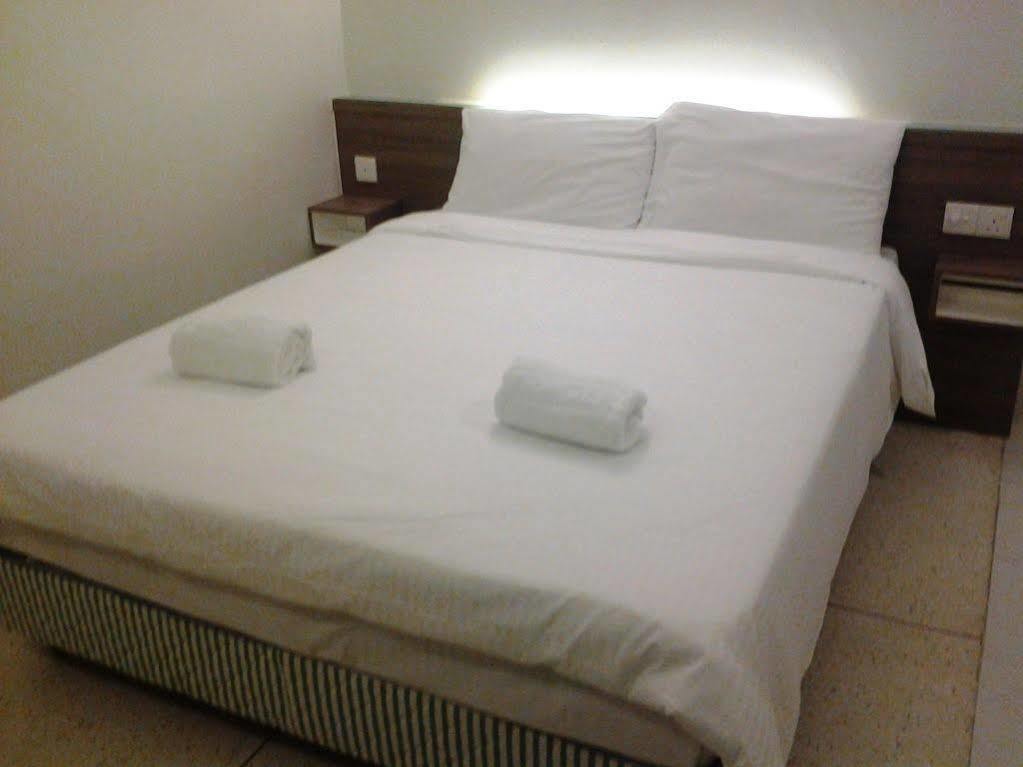 Qish Hotel Malakka Dış mekan fotoğraf