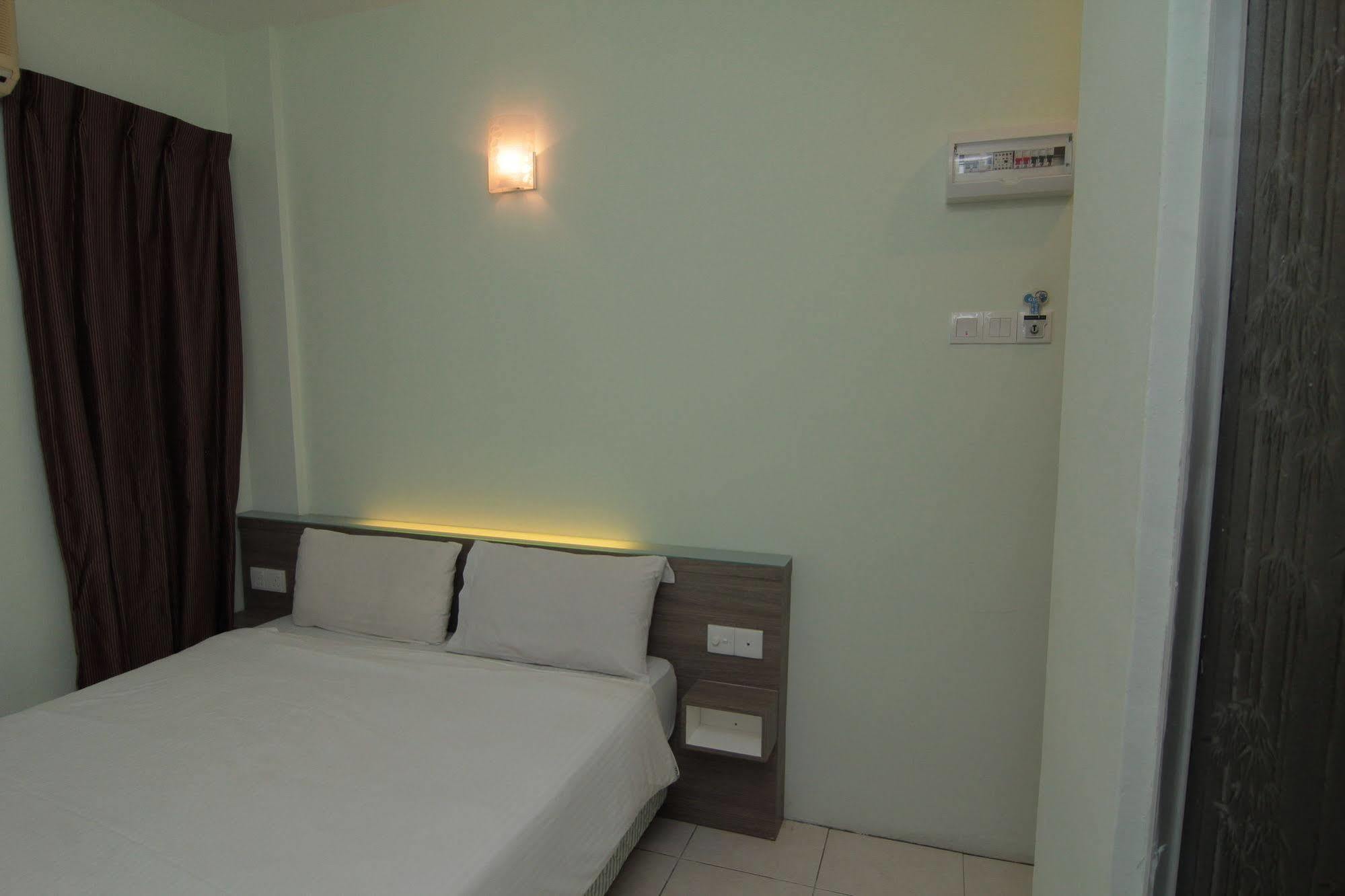 Qish Hotel Malakka Dış mekan fotoğraf