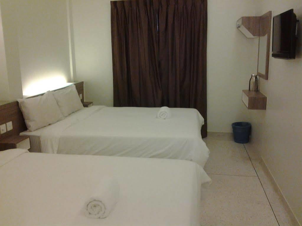 Qish Hotel Malakka Dış mekan fotoğraf